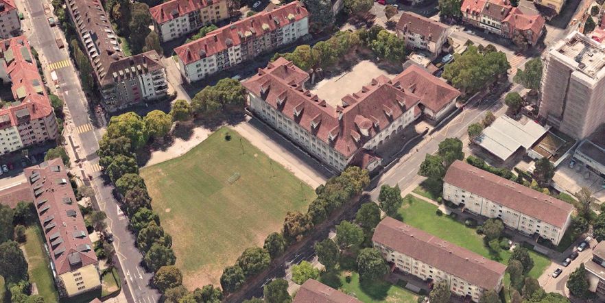 drohnenaufnahme schulhaus